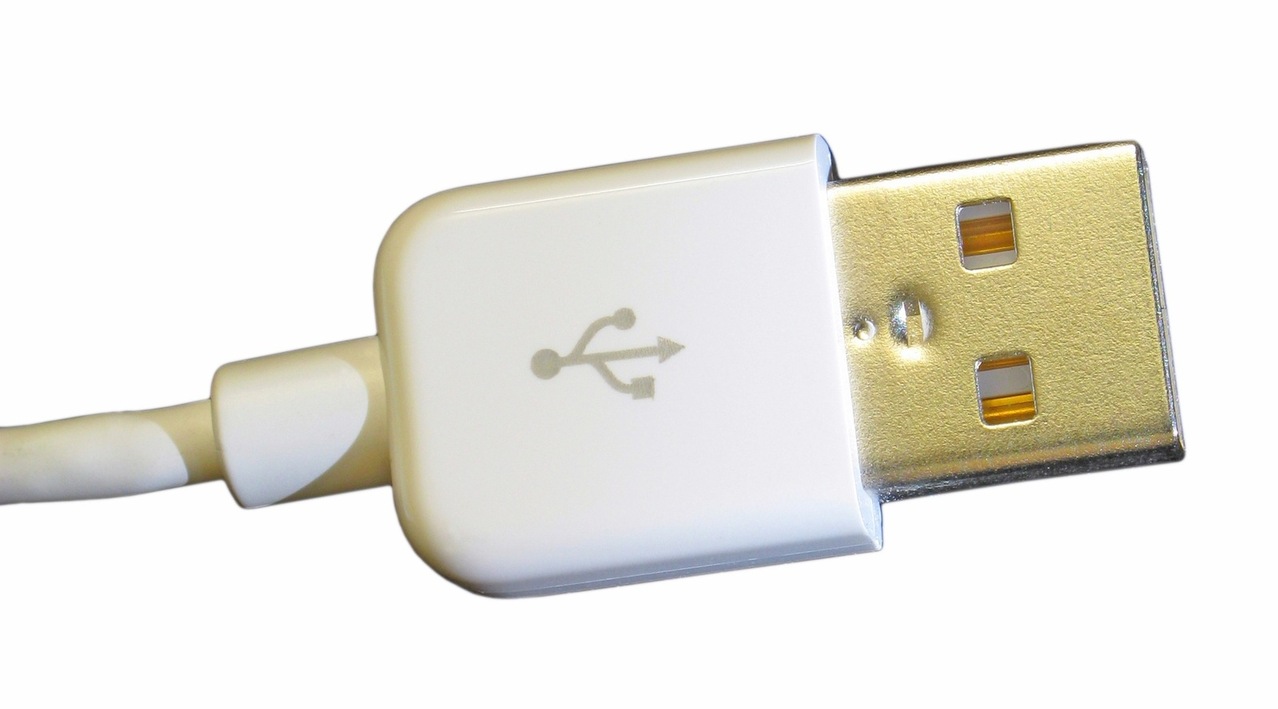 *BAD* USB flash drives and charging cables Teleco